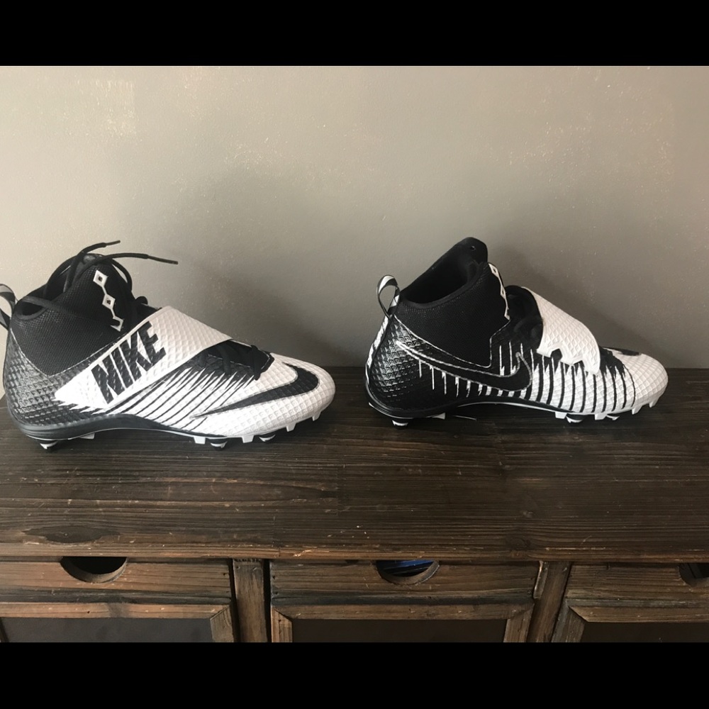 Brand new nike lunar beast pro d